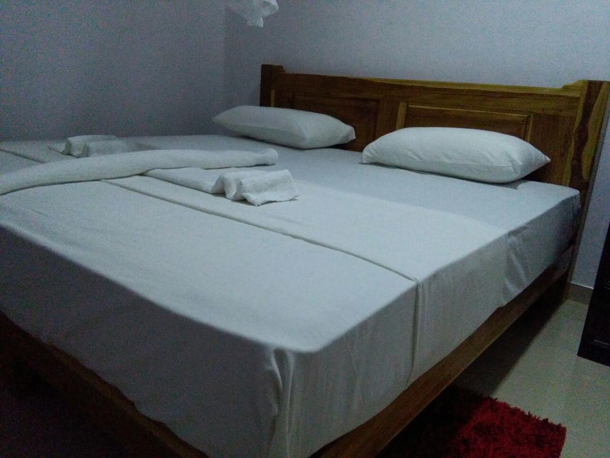 Thilina Homestay Сігірія Екстер'єр фото